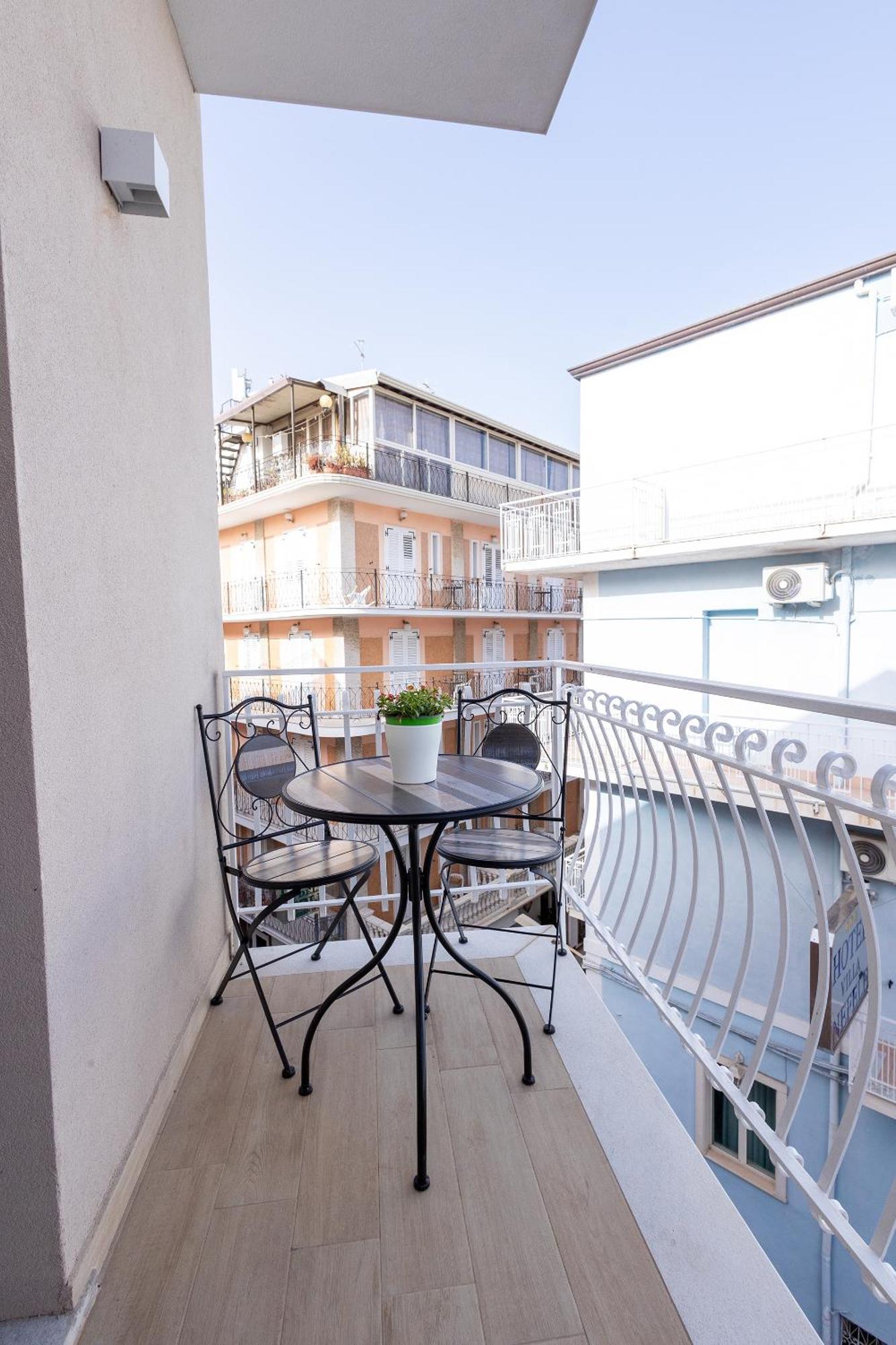 Perla Sul Mare Apartments Джардини-Наксос Экстерьер фото
